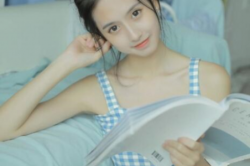 上海伯爵3号女孩照片(上海女孩登上伯爵3号巨轮，留下美丽照片)