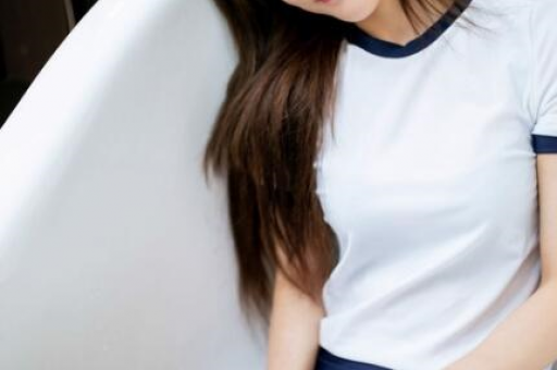 上海哪个ktv陪唱美女多(上海哪家KTV聘请的陪唱女歌手最多？)